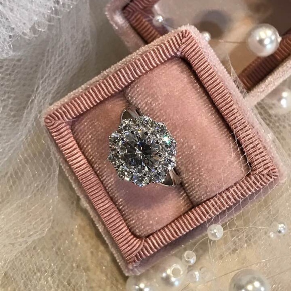 Phantom of the Opera Christine Engagement Ring - Picture 4 of 6